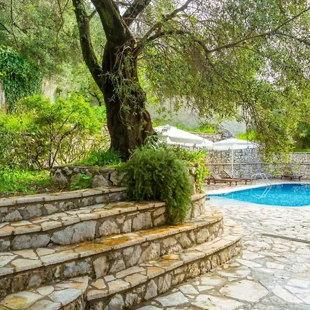 Villa Natasha Katávolos